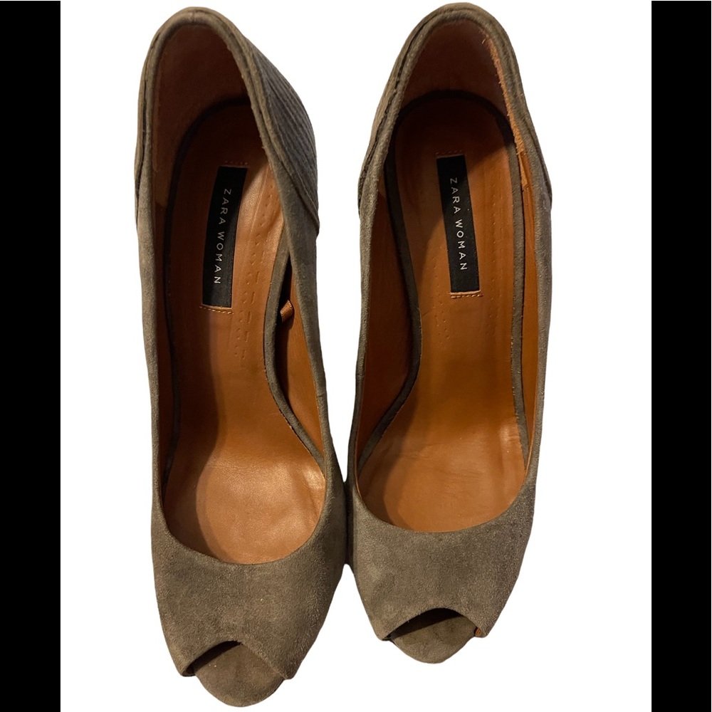 GORGEOUS ZARA WOMAN SOFT GRAY SUEDE HEELS, EUROPEAN SIZE 38, ABOUT 7.5 US